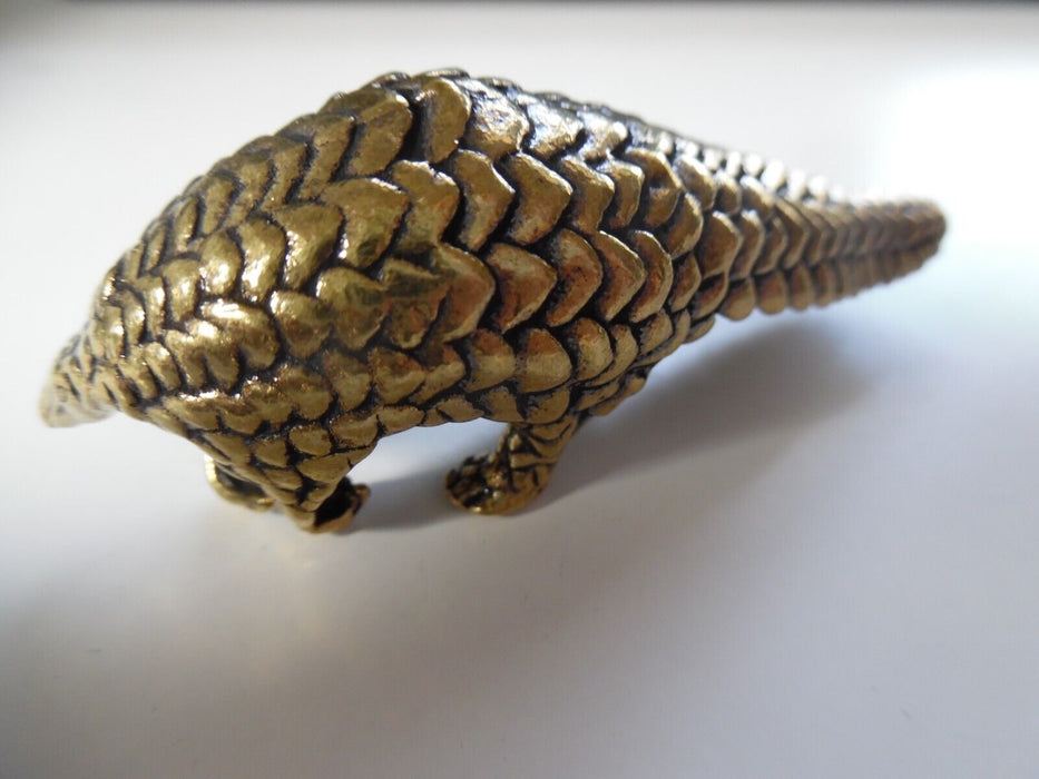 10 pcs Armadillo Ornaments 4" gold/bronze