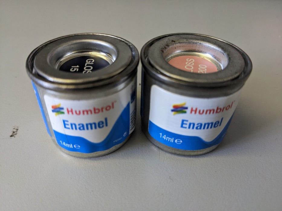 Humbrol Enamel Gloss Paint 14ml x2 (200x1 and 15x1)