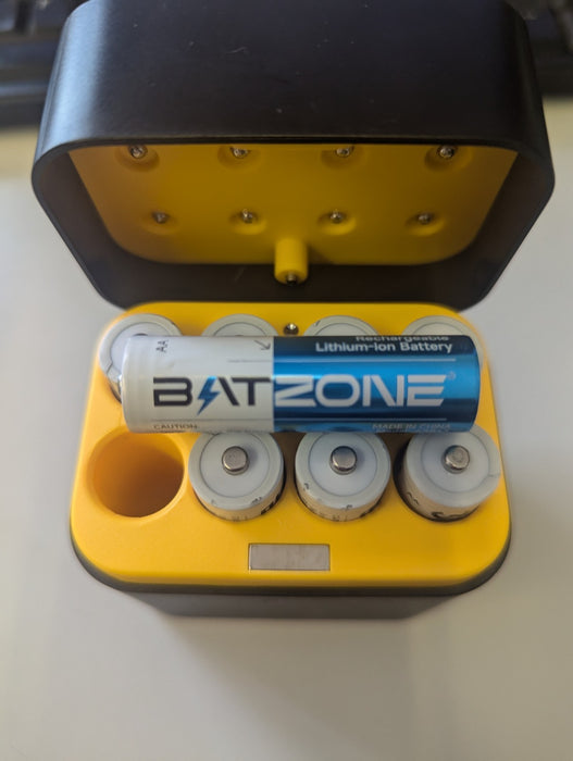 Batzone TF-CD-009LDC 5.0V AA Batteries x8 Black Battery Charger