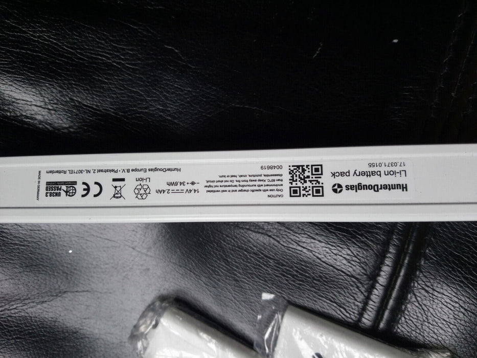Motorised shades blinds battery pack Hunter Douglas