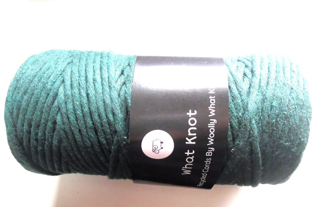 3mm thick bottle green yarn spool 300 grams