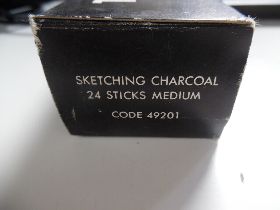 reeves sketching charcoal 24 sticks medium