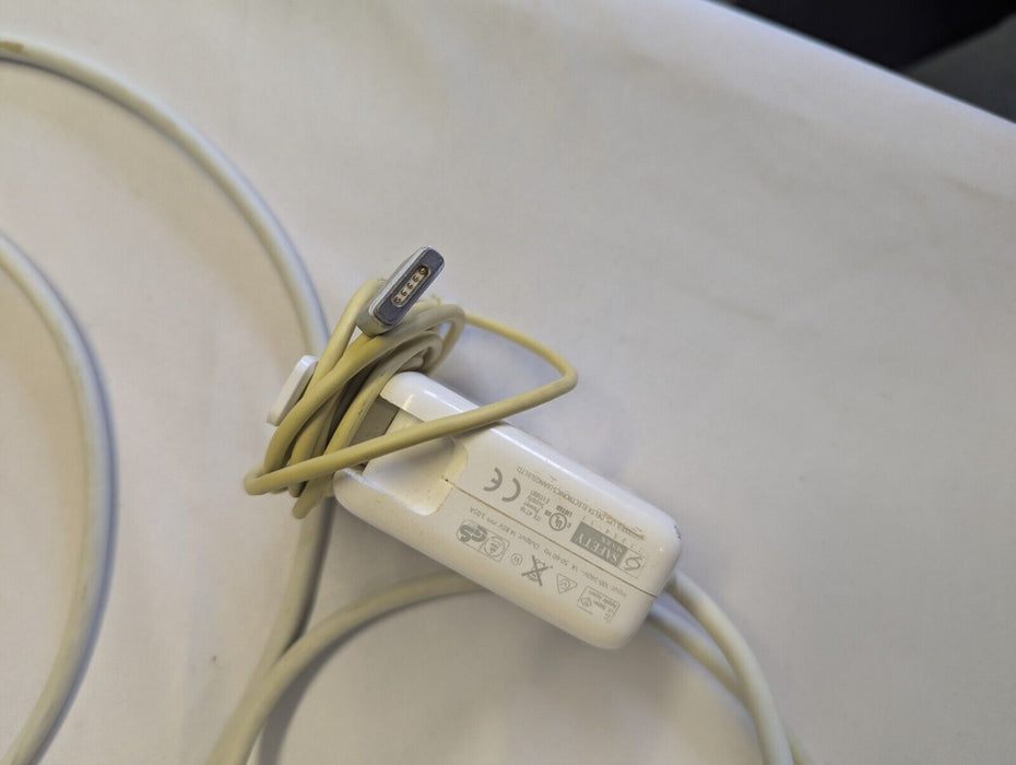 Apple Power Adapter Macbook Air (older models)